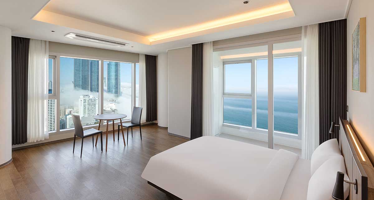 Panorama Suite Pent Full Ocean